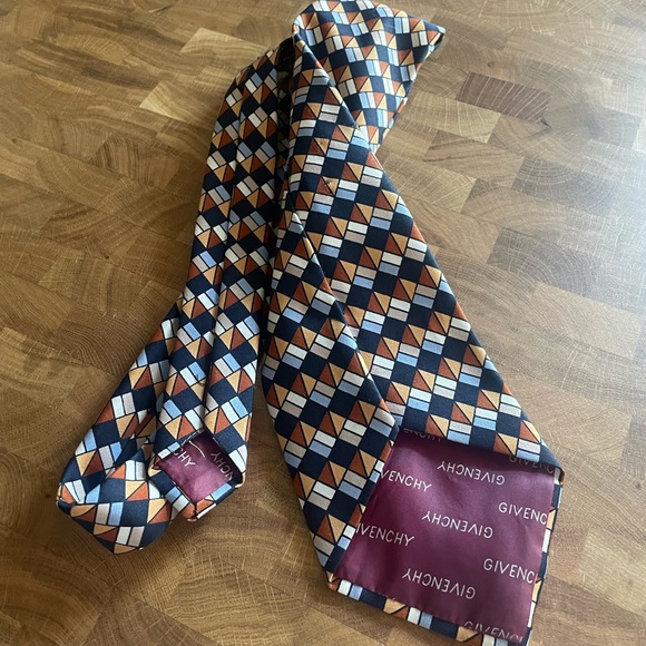 Vintage Givenchy neck tie - Picture 2 of 2